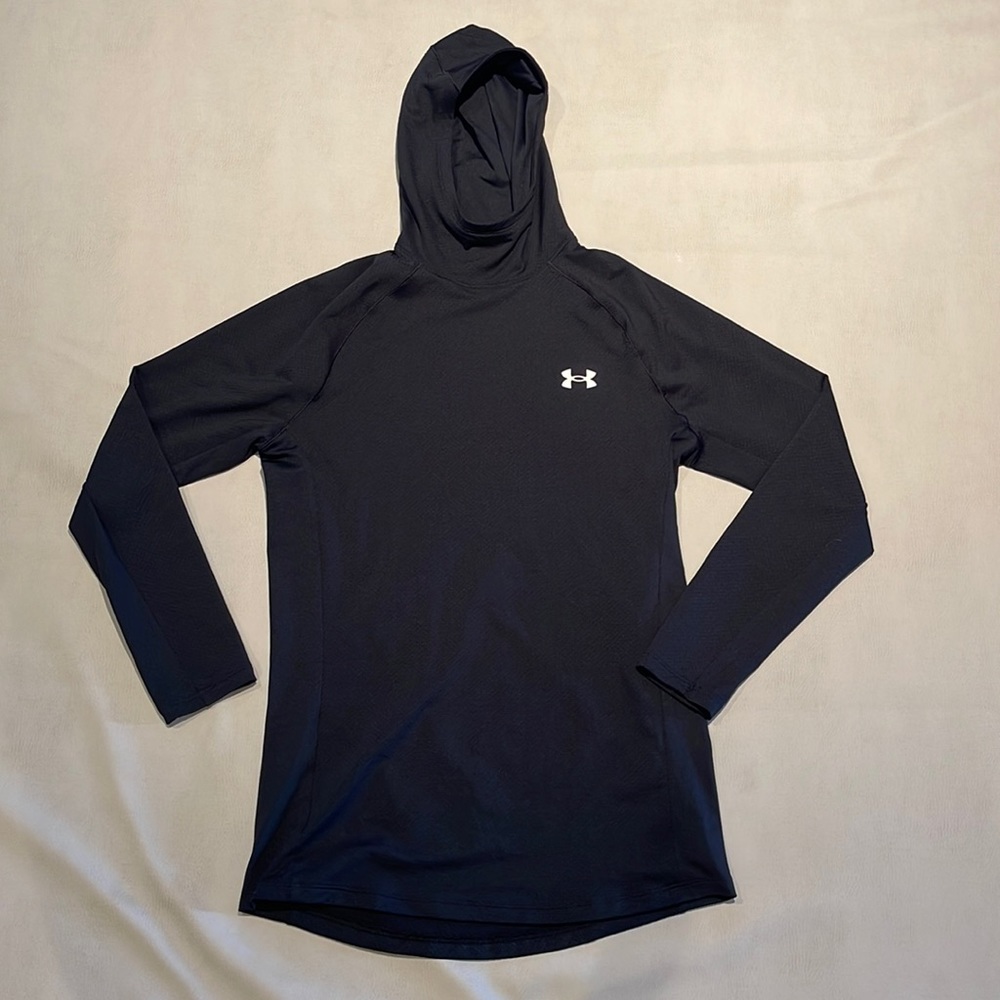 Under Armour black men’s sweatshirt